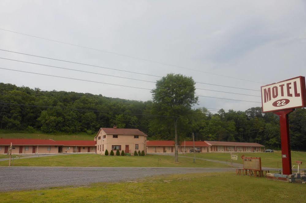 Motel 22 Mapleton Depot Huntingdon Exterior photo